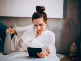 Adet Ağrısı Neden Olur? Normal Ağrı ile Endometriozis Farkı