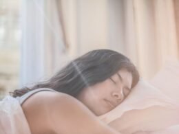 Uyku ve Hormonal Denge: Kadınlarda Uykusuzluk Neden Olur